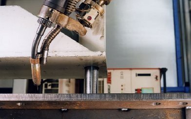 激光焊接位置对焊缝质量的影响分析:平焊、横焊、垂直焊工艺对比